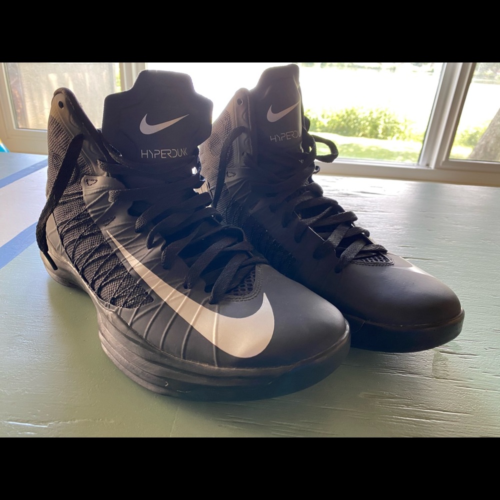 Nike Hyperdunk 2012- like new!